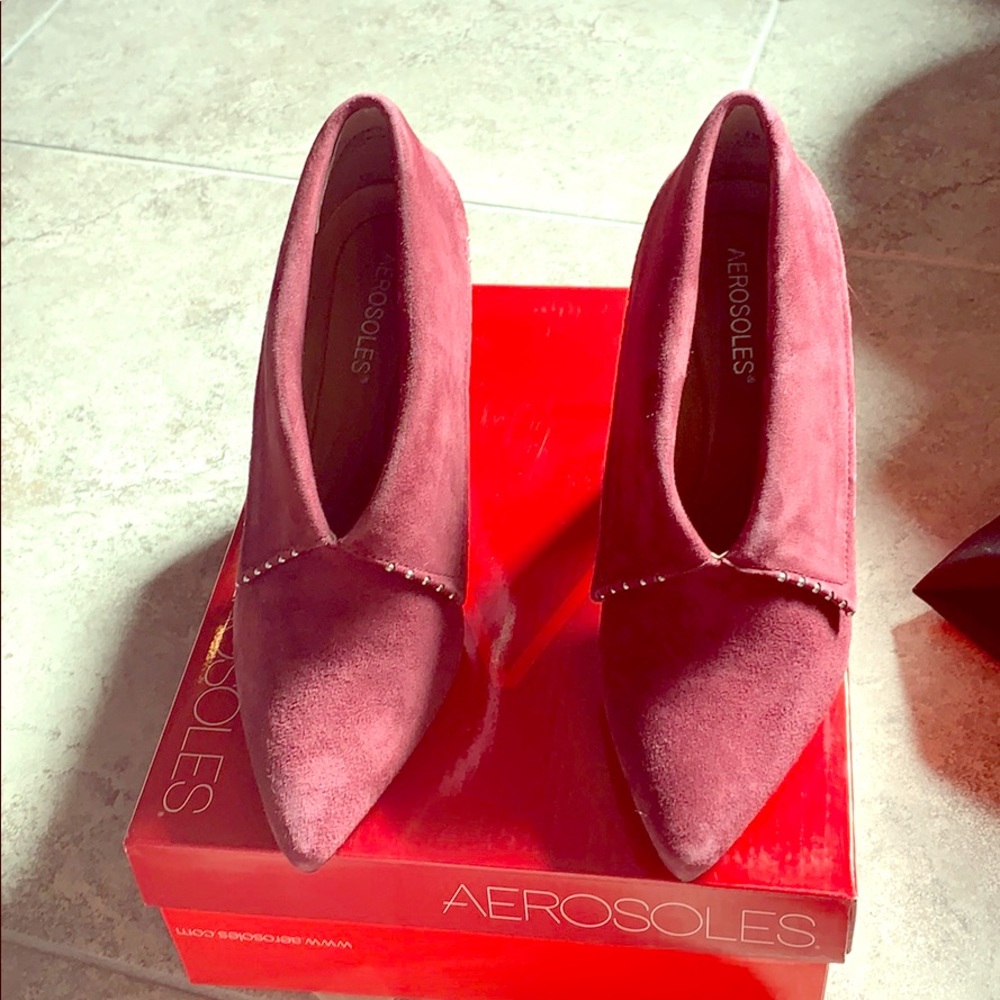 Beautiful burgundy suede booties